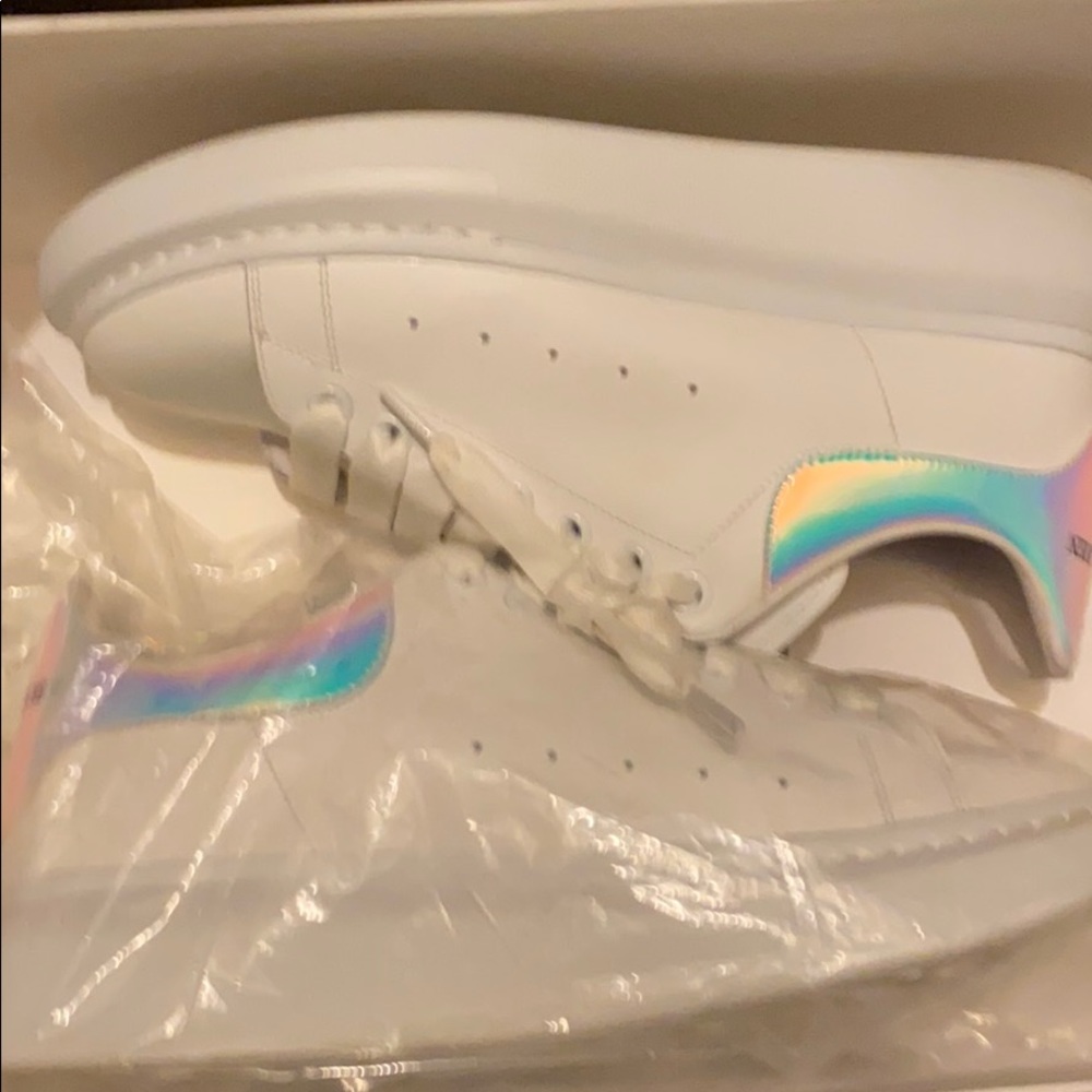 Alexander McQueens Worn Twice Greats deals Tap In